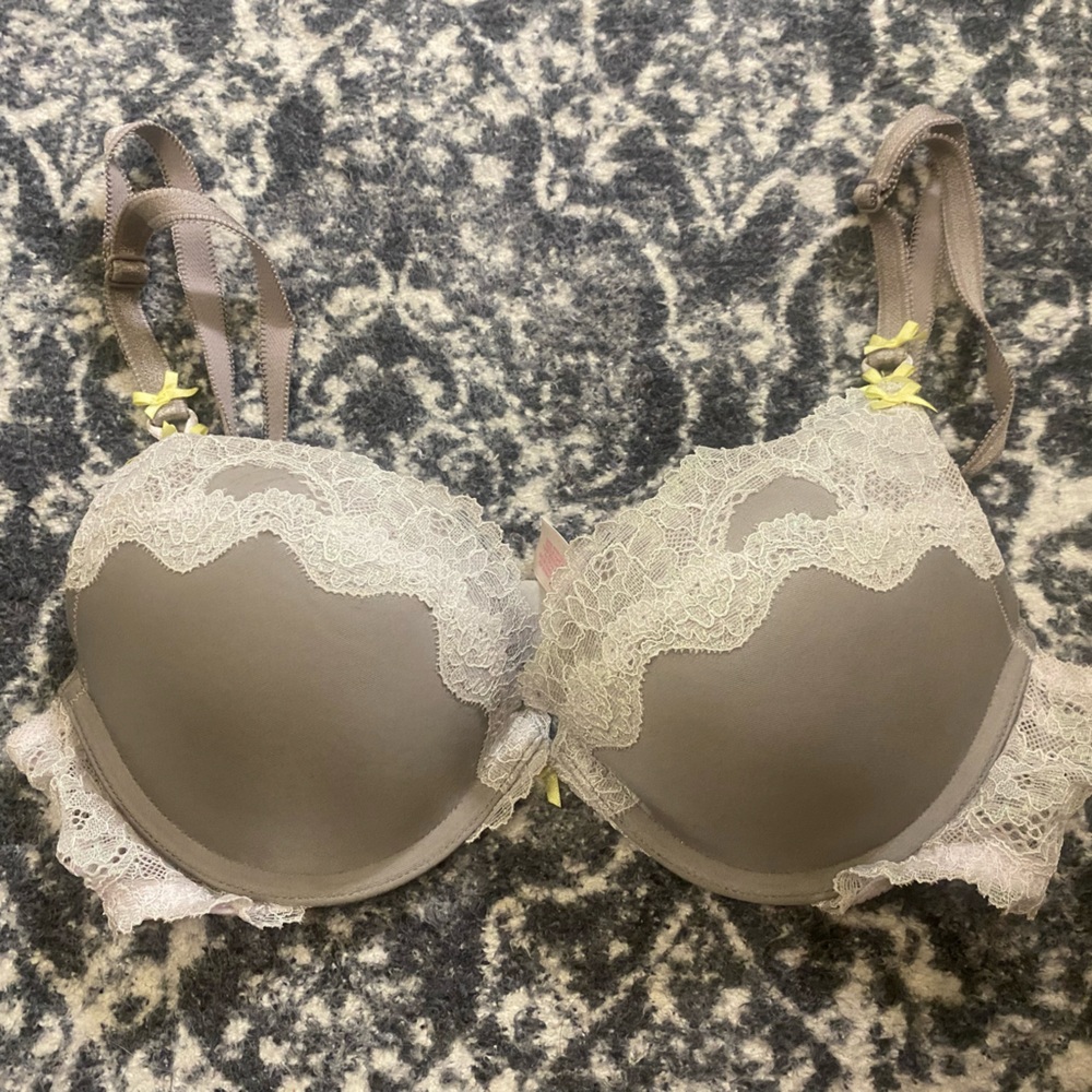 LAST CHANCE VS Grey lace push up bra